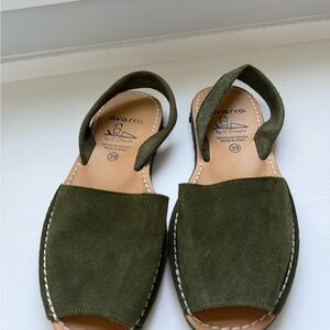 Avarca Green Suede Women's Sandals